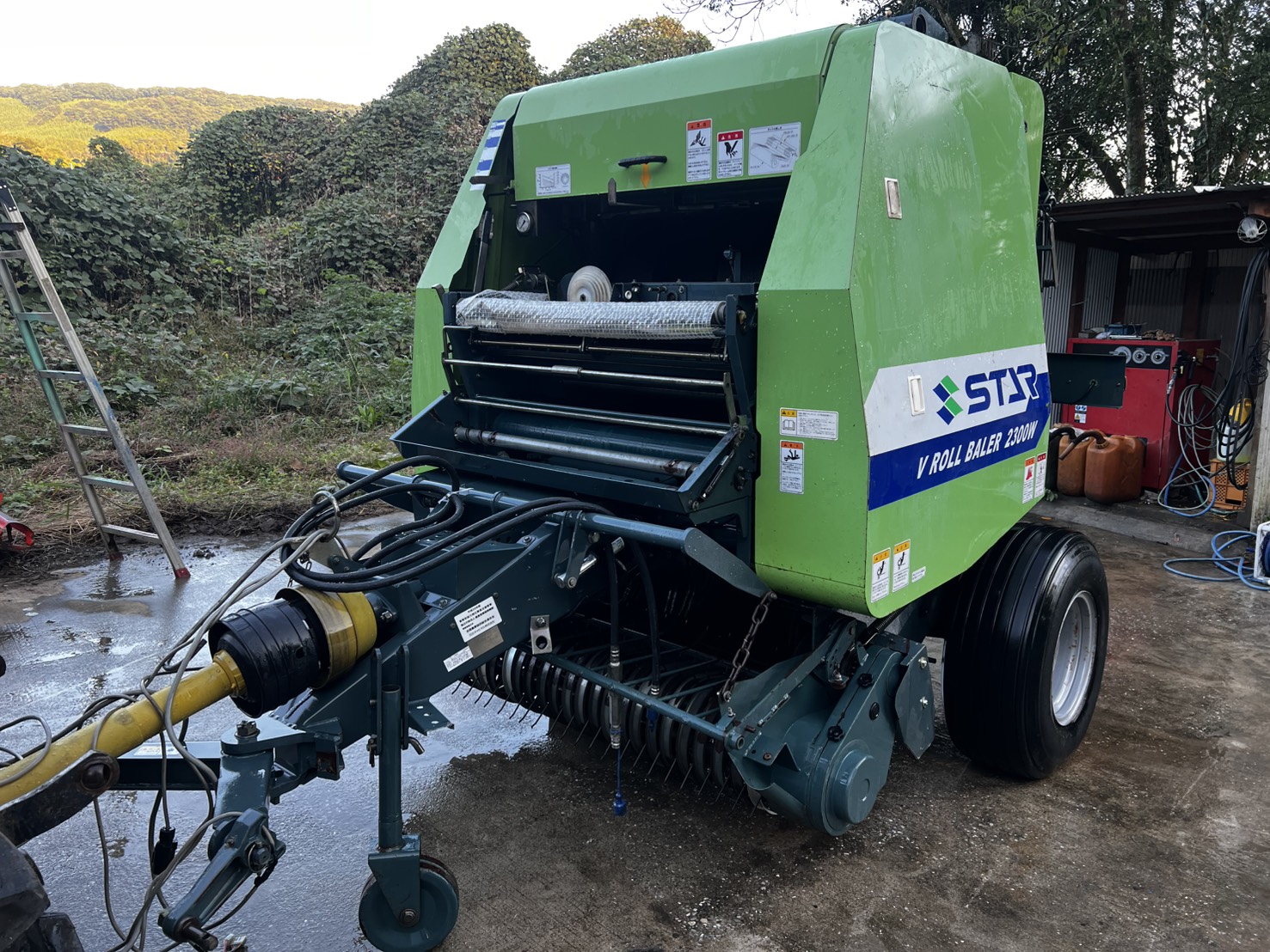 宮崎県スター　芯巻カッティングロールベーラー　TVR2300WNT